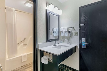 Room, 2 Queen Beds, Accessible, Non Smoking