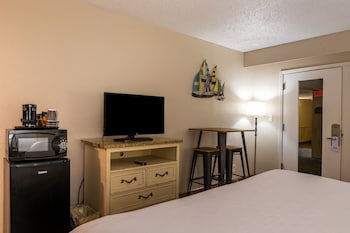 Room, 1 King Bed, Accessible, Pool View