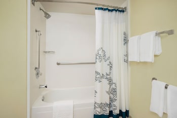 Studio, 1 King Bed (Hearing Accessible)