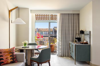 Suite (Palm)