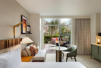 Room, 1 King Bed, Patio (with Firepit)