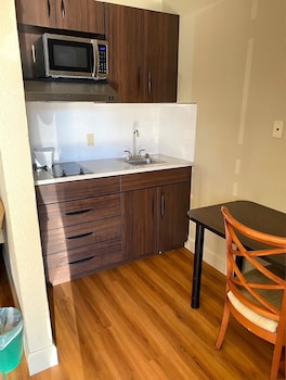 Studio Suite Kitchenette 1 king bed