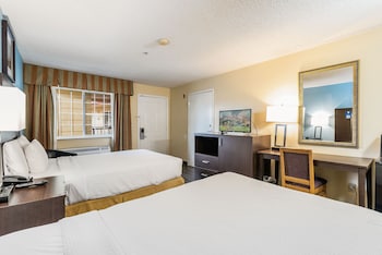 Standard Room, 2 Double Beds, Non Smoking