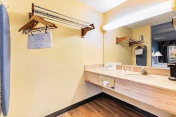 Studio Suite, 1 King Bed, Non Smoking