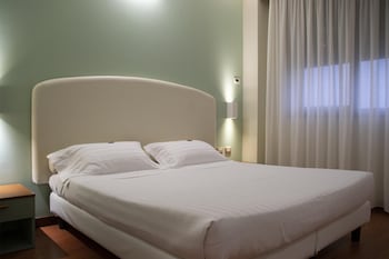 Economy Room, 2 Twin Beds, Non Smoking