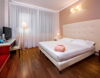 Standard Room, 1 King Bed, Non Smoking (Green Room)