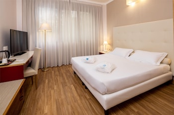 Standard Room, 1 King Bed, Non Smoking (Green Room)