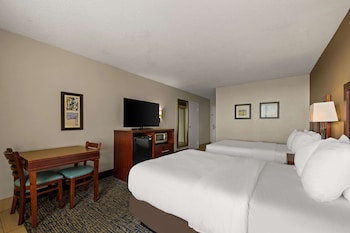 Standard Room, 2 Double Beds, Non Smoking
