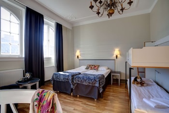 Family Room (Four)