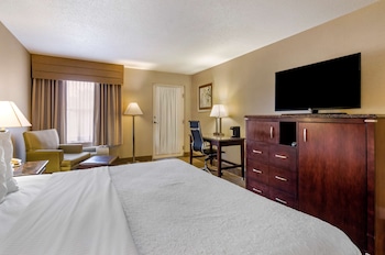 Standard Room, 1 King Bed, Accessible, Balcony