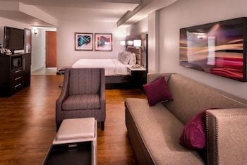 Standard Room, 1 King Bed