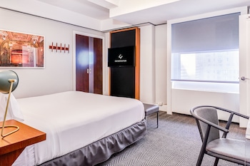 Deluxe Room, 1 King Bed