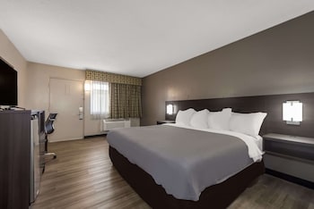 Standard Room, 1 King Bed, Smoking