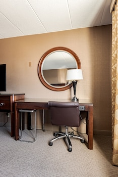 Room, 1 King Bed, Accessible, Non Smoking (Mobility, Roll-In Shower)