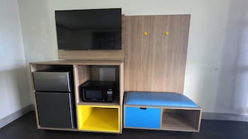 Suite, 1 King Bed, Non Smoking