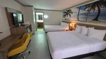Room, 2 Queen Beds, Non Smoking