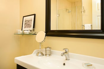 Deluxe Room, 1 King Bed