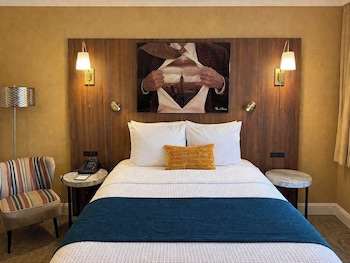Traditional Room, 1 Queen Bed