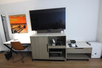 Standard Room, 2 Double Beds, Accessible, Bathtub