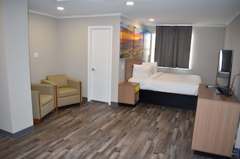 Studio Suite, 1 King Bed, Non Smoking
