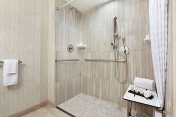 Room, 1 King Bed, Accessible (Mobility & Hearing, Roll-in Shower)