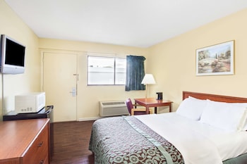 Standard Room, 1 Double Bed, Refrigerator & Microwave
