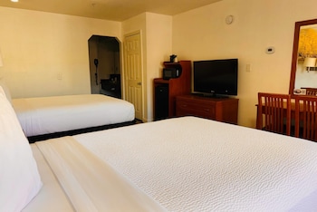 Standard Room, 2 Queen Beds