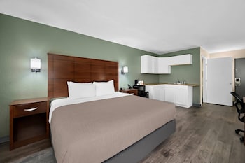 Executive Suite, 1 King Bed with Sofa bed, Non Smoking (Upgrade)