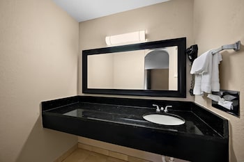 1 King Bed Studio w/ Sofa-Bed Non Smoking