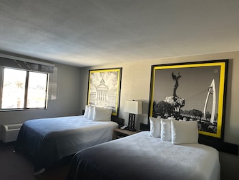 Room, 2 Queen Beds, Non Smoking