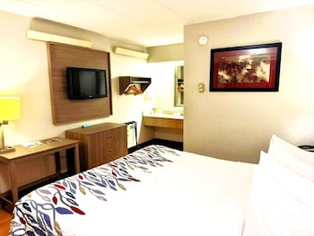 Standard Room, 1 King Bed (Smoke Free)