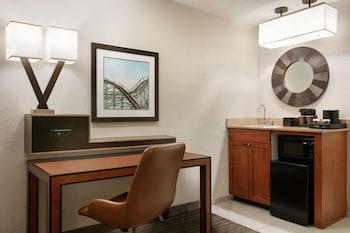 Suite, 1 King Bed, Non Smoking