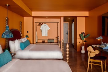 Deluxe Room, Multiple Beds