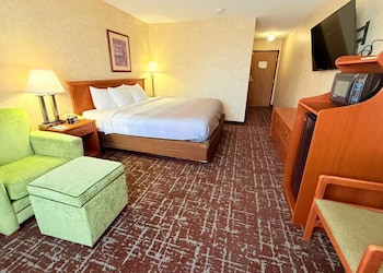 Standard Room, 1 King Bed, Non Smoking