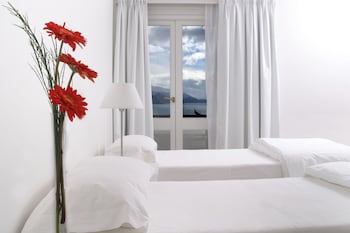 Superior Room, Lake View