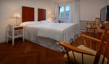 Superior Room, Lake View