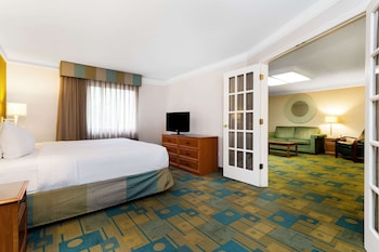 Deluxe Suite, 1 King Bed, Non Smoking