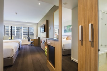 Standard Room, 2 Double Beds, City View