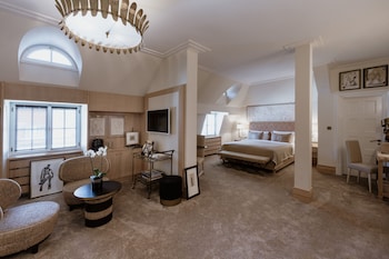 Premium Suite (designed by PATRICK HELLMANN)