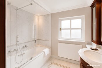 Presidential Room, 1 King Bed