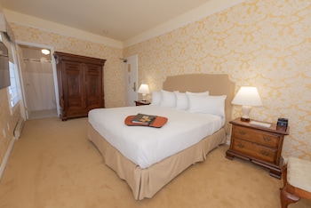 Deluxe Room, 1 King Bed