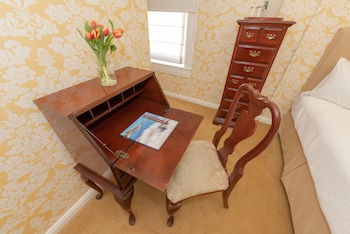 Superior Room, 1 Queen Bed
