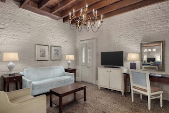 Premium Hermann House King