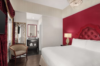 Premium Carriage House King