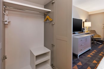 Standard Room, 2 Queen Beds