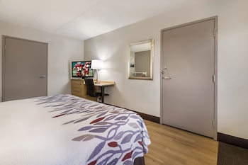 Deluxe Room, 1 King Bed, Accessible (Smoke Free)