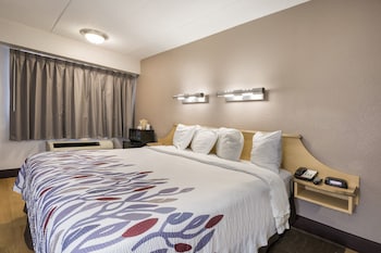 Deluxe Room, 1 King Bed, Accessible (Smoke Free)