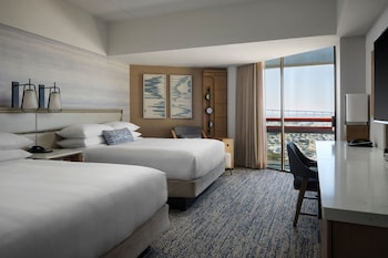 Deluxe Room, 2 Queen Beds, Balcony, Bay View