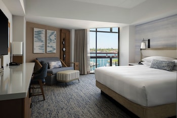 Room, 1 King Bed, Bay View, Corner