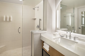 Room, 1 King Bed, Bay View, Corner